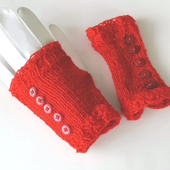paroliro Accessories - 🍁{Wristwarmers} Red Metallic VTG Button Victorian